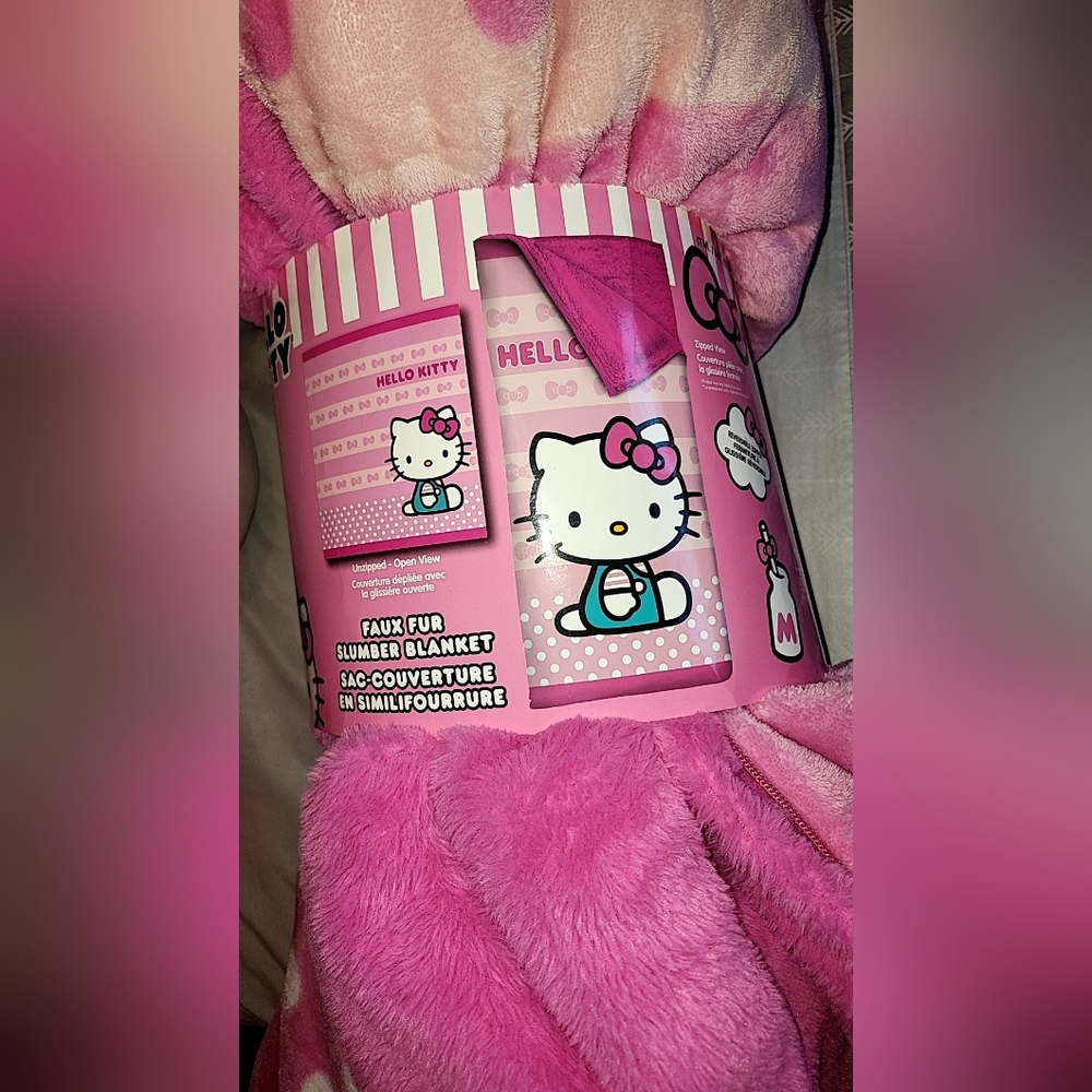 ✨️Hello Kitty Pink Fuzzy Throw Blanket✨️